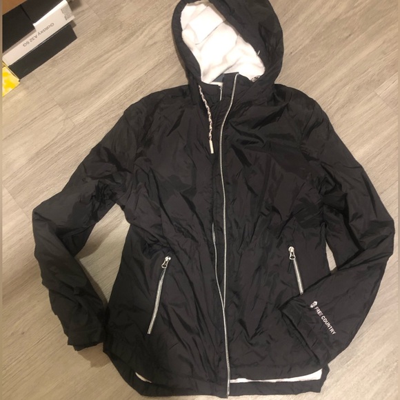 Free Country Jackets & Blazers - NWOT Free Country Black Hooded Puffer Jacket with fur Lining S
